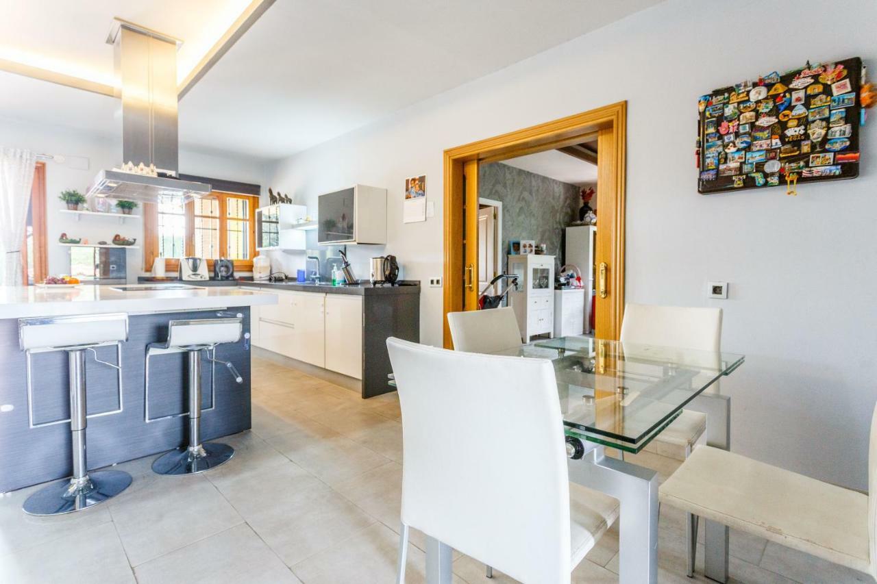 Divi Apartments Villa Reyes Mairena del Aljarafe Extérieur photo